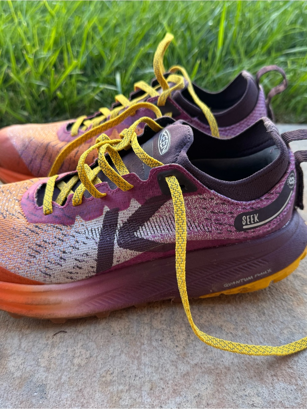 Keen Seek Women's Purple Orange Gradient Athletic Shoes with Yellow Laces